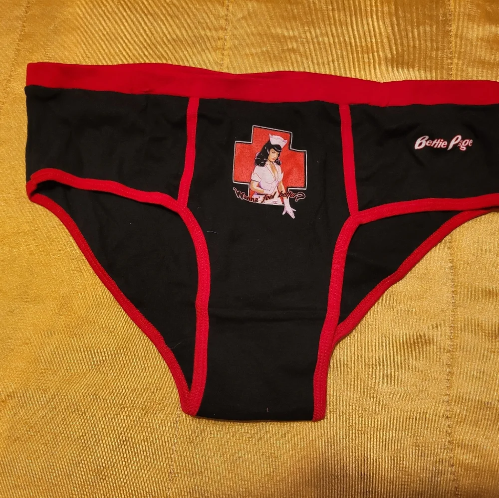 BETTIE PAGE VINTAGE UNDERWEAR BRIEF - Picture 2 of 11